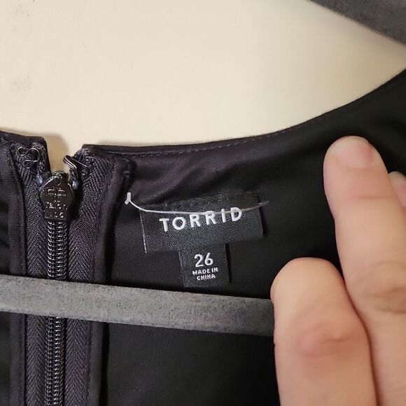 Beautiful Torrid dress Size 👗 26 - Picture 4 of 6
